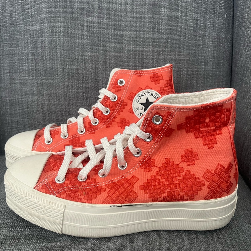 Embroidered Platform Converse